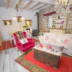 Yukari Sokak Vip Butik * Алачати