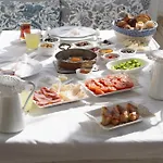 Yukari Sokak Vip Butik Алачати