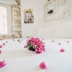 Yukari Sokak Vip Butik Алачати
