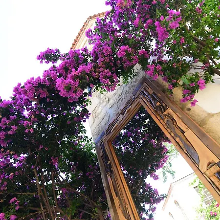 Yukari Sokak Vip Butik Hotel Alaçatı