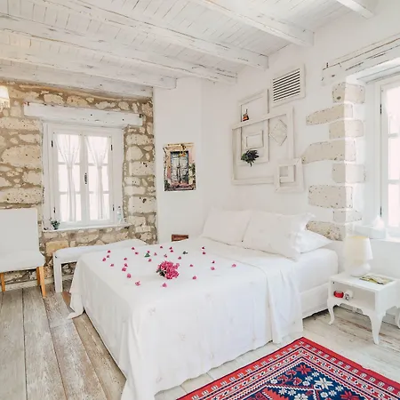 Yukari Sokak Vip Butik * Alacati